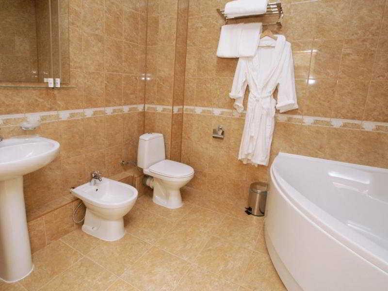 Black Sea Hotel Otrada Oldenburg Bagian luar foto