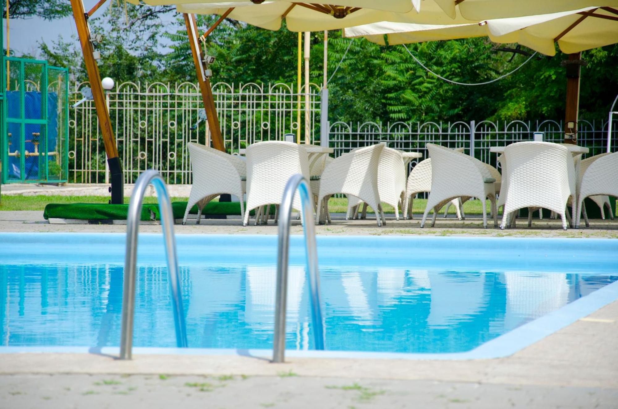 Black Sea Hotel Otrada Oldenburg Bagian luar foto